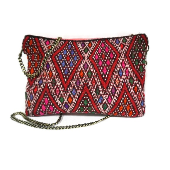 Vintage Kilim Clutch Bag: Moroccan Handmade Crossbody Purse - Picture 3 of 8